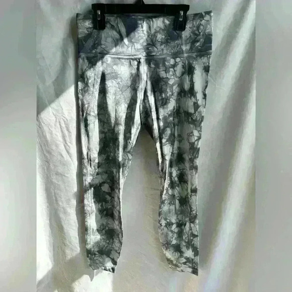 Athleta 7/8 Leggings Gray & White Marble Tie Dye Size M - Picture 1 of 3